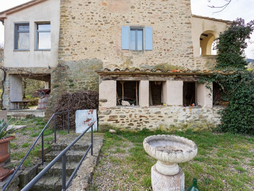 Tuscan Villa in Castiglion Fiorentino w/ Pool