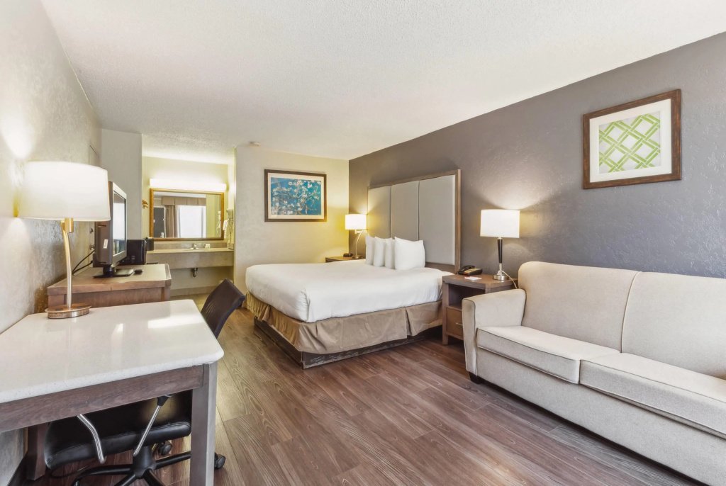Ramada by Wyndham Houma — 4