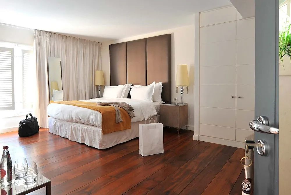 Deluxe Double room (full double bed)
