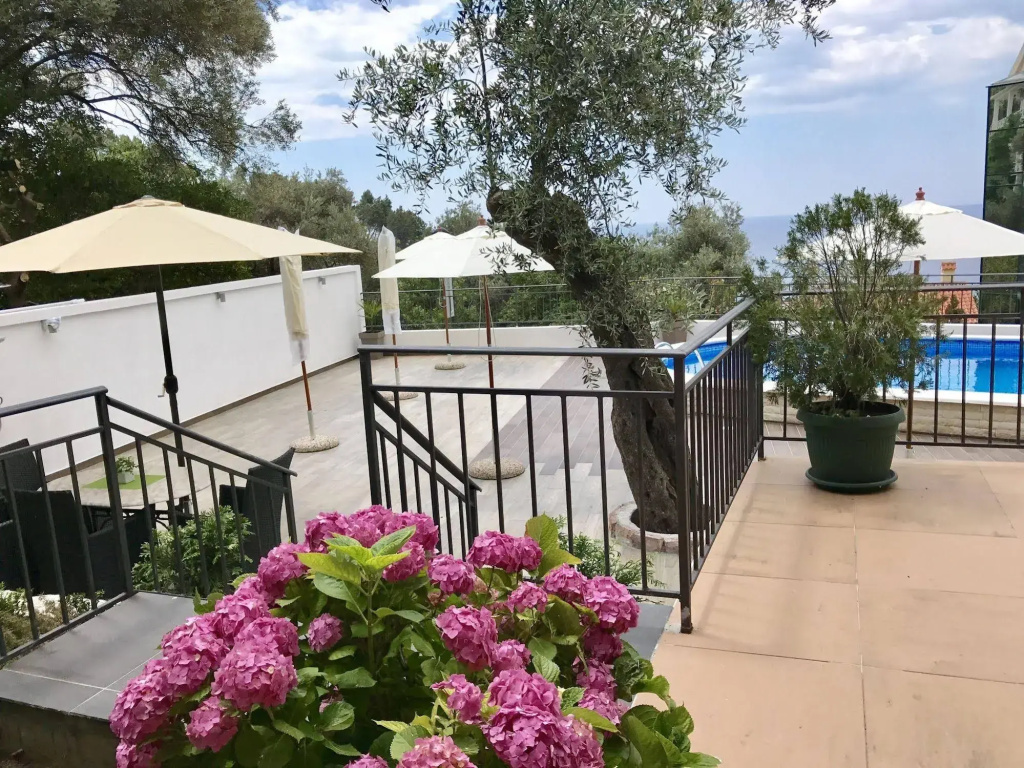 Apartments Kentera