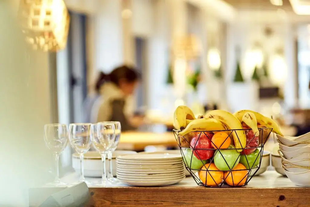 Food & Beverage