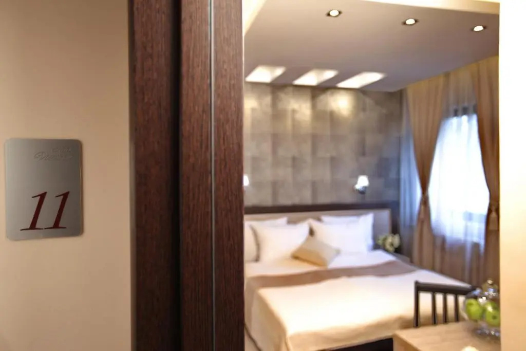 Standard Triple room