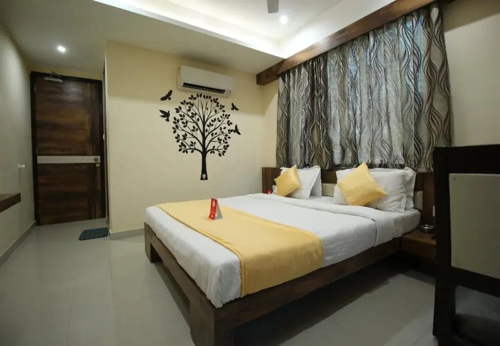 OYO 5330 Hotel Green Apple