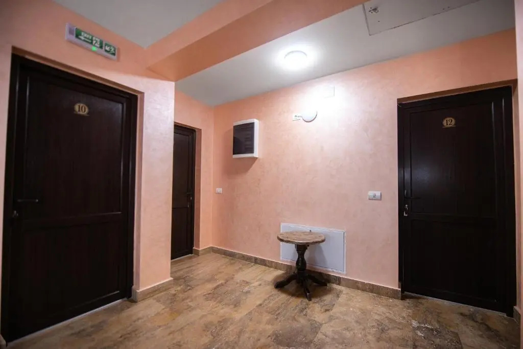 Economy room