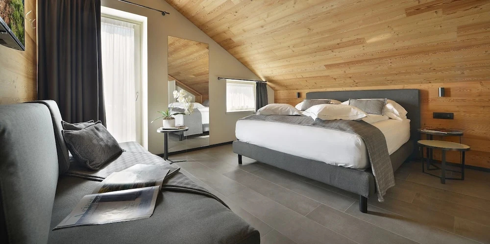 Suite with balcony