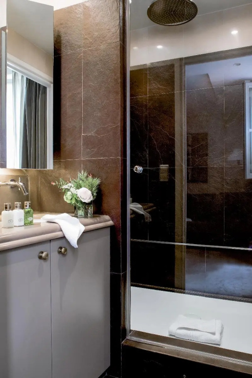 Standard Suite