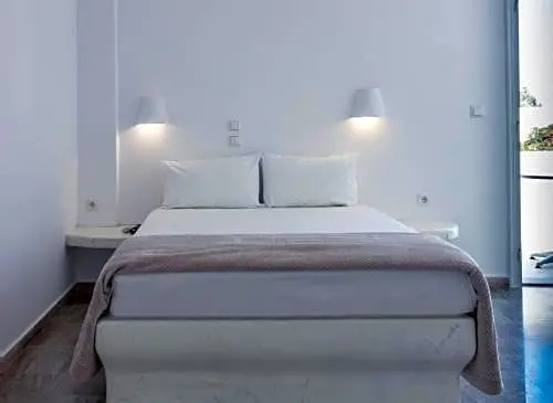Standard room with pool view