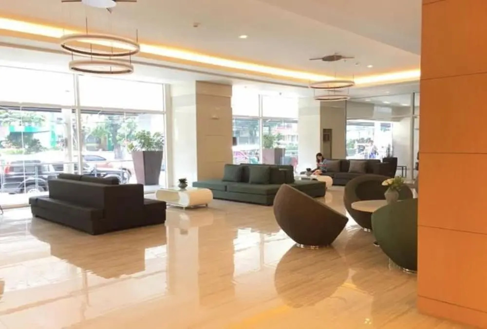 Lobby & Reception