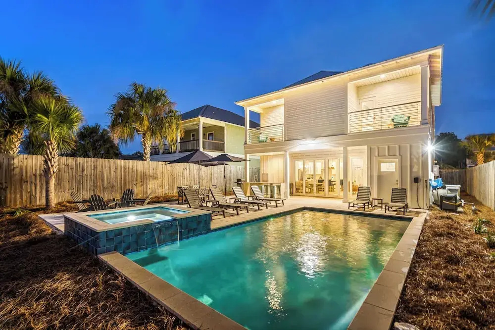 Four Suns by Avantstay 5 Mins TO Beach OCC 20! Arcade Game, Ping Pong, BBQ & Pool!