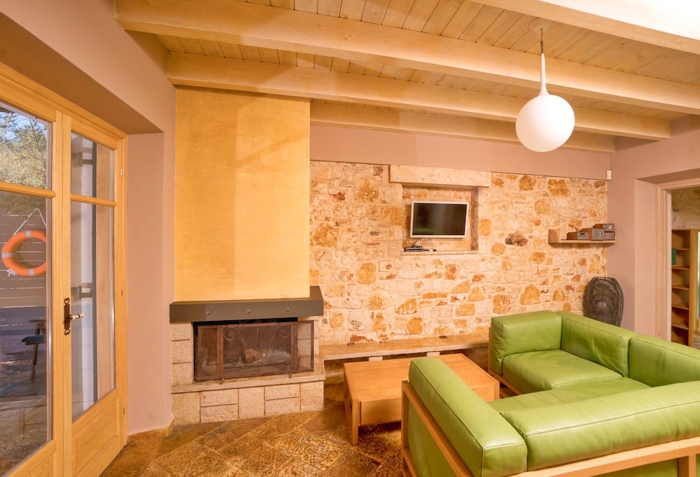 Thalia Cottage — 3