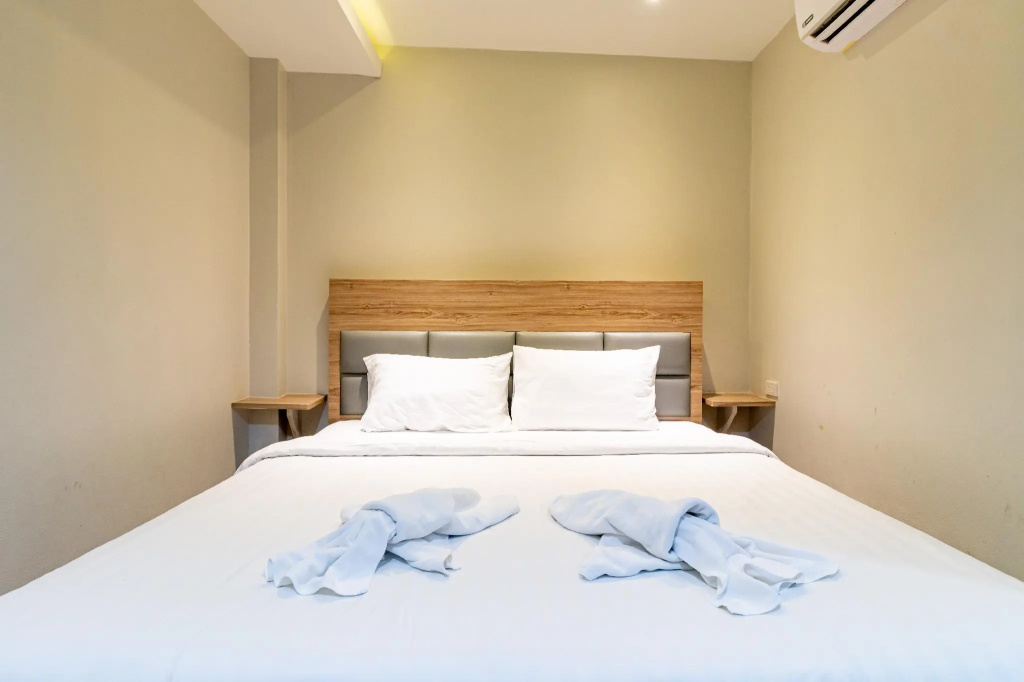 Standard Double room (full double bed)