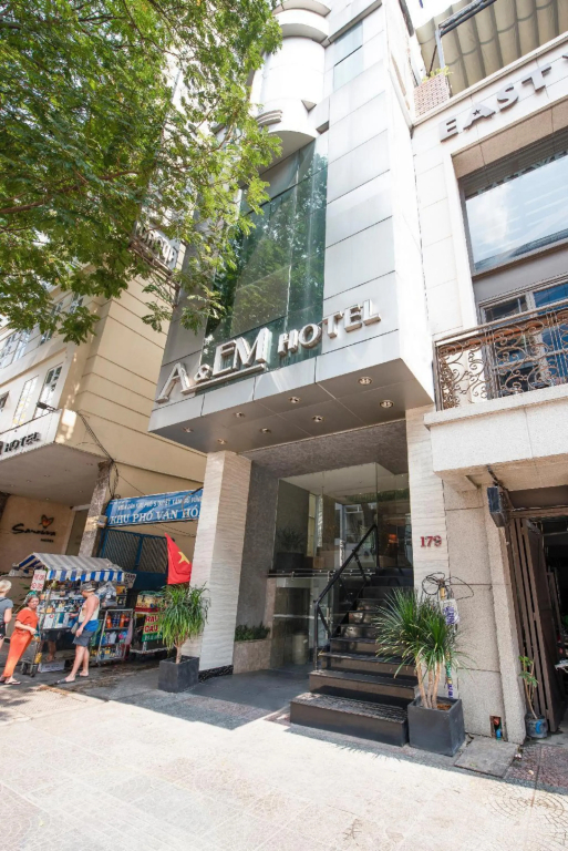 A&EM - The Petit Hotel
