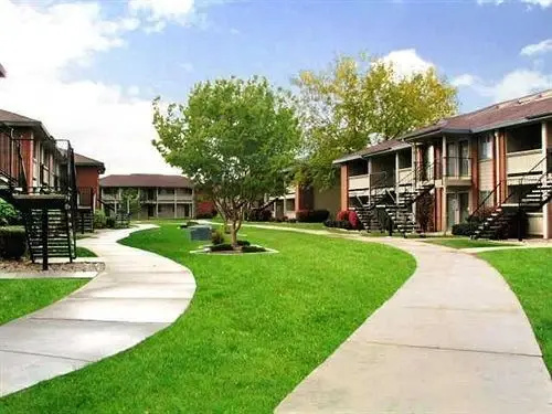 River Oaks Suites & Apartments
