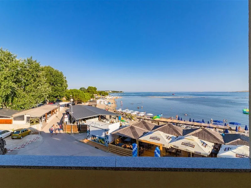 Beach & Waterfront