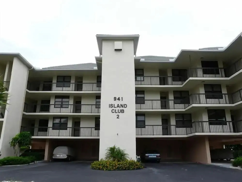 South end Condo With Pool/spa and Steps to Beach