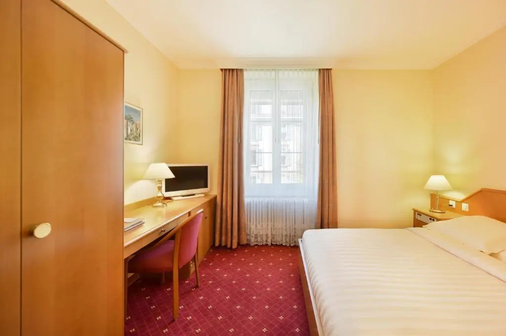 Standard Double room (full double bed)