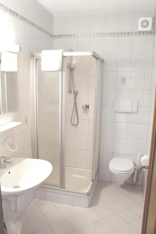 Economy Double room (full double bed)