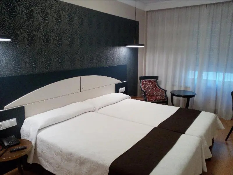 Hotel Corona De Castilla Burgos - Chambres