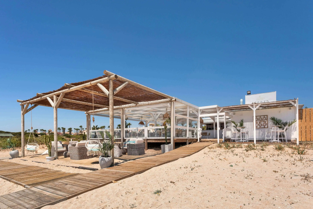 Beach & Waterfront