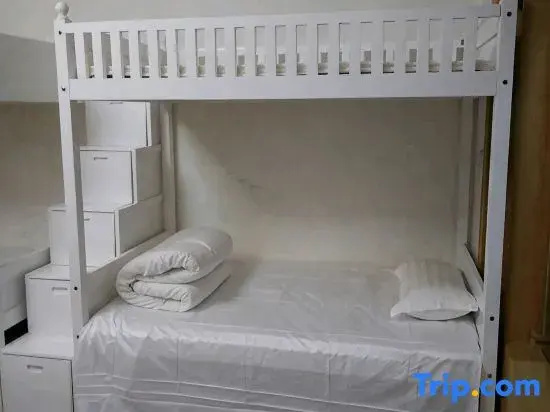Bed in Dorm