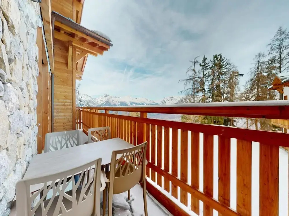 Apartment in Ski In Ski Out Location