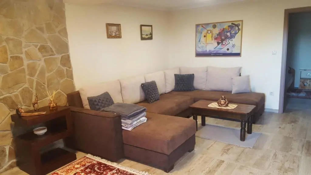 Gyöngyvirág Apartman