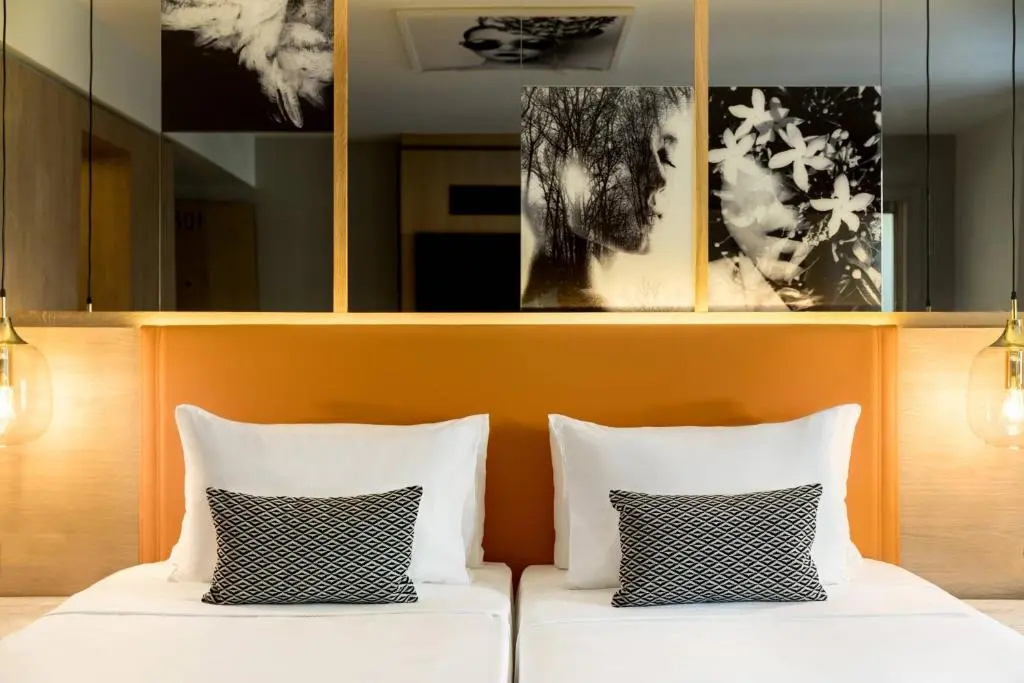 Renaissance Paris Vendome Hotel 54