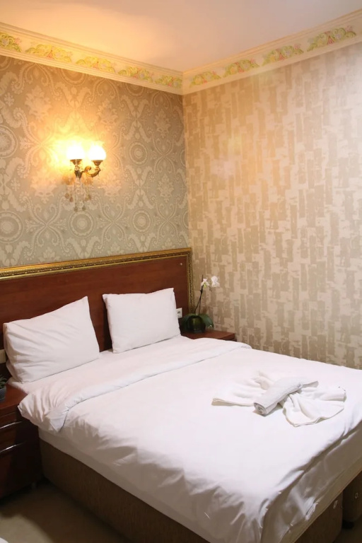 Hotel Real Life — 1