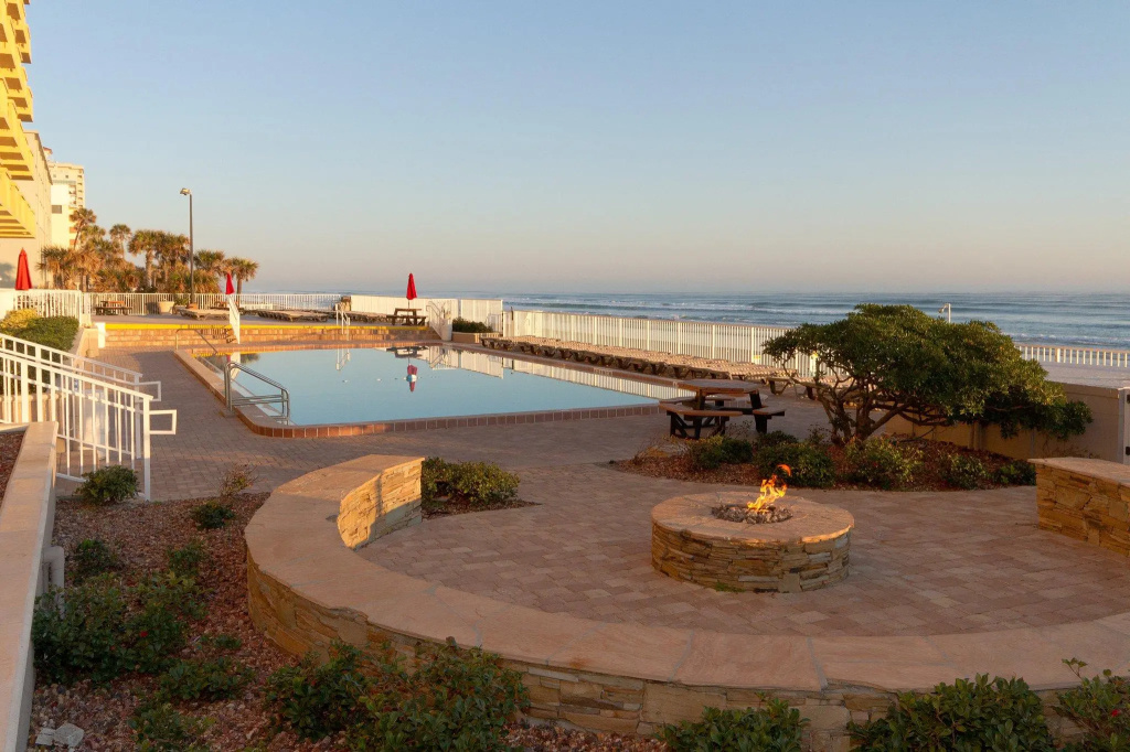Spark by Hilton Ormond Beach Oceanfront - 2