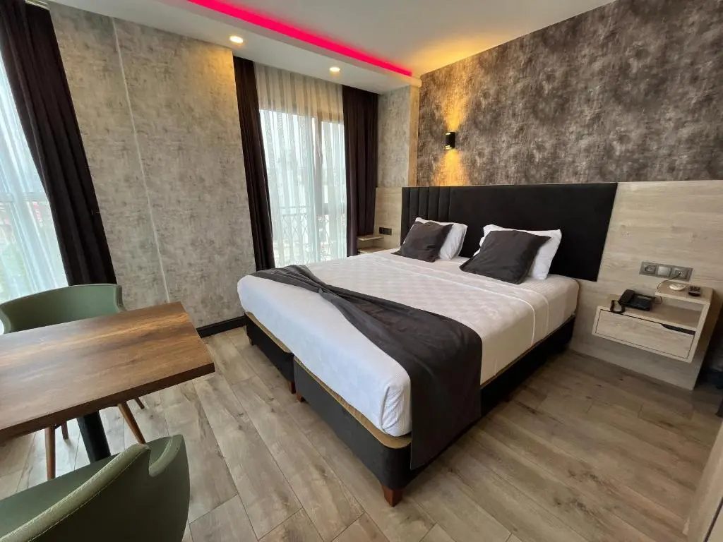 Deluxe Double room with sea view (full double bed)