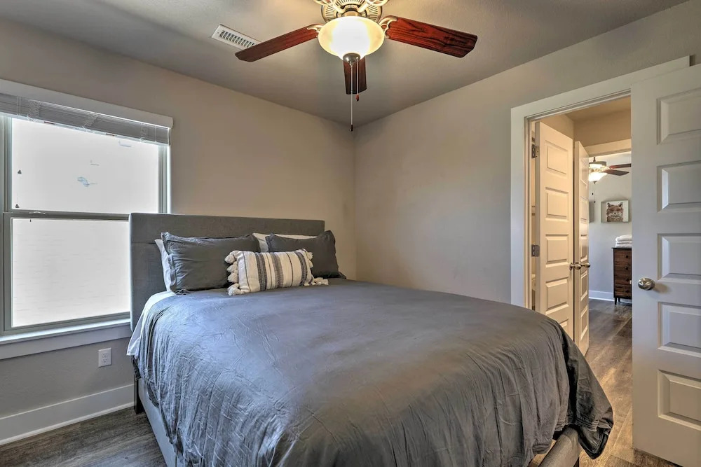 Fayetteville House: Pool Access & Gas Grill! — фото 2