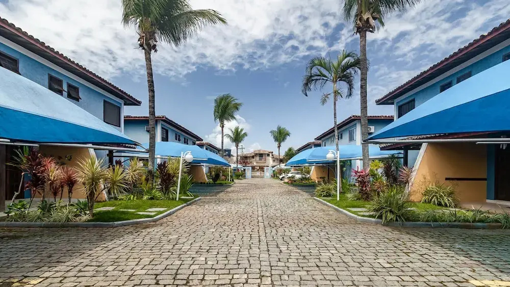 Casa com Piscina a 300m da Praia de Taperapu