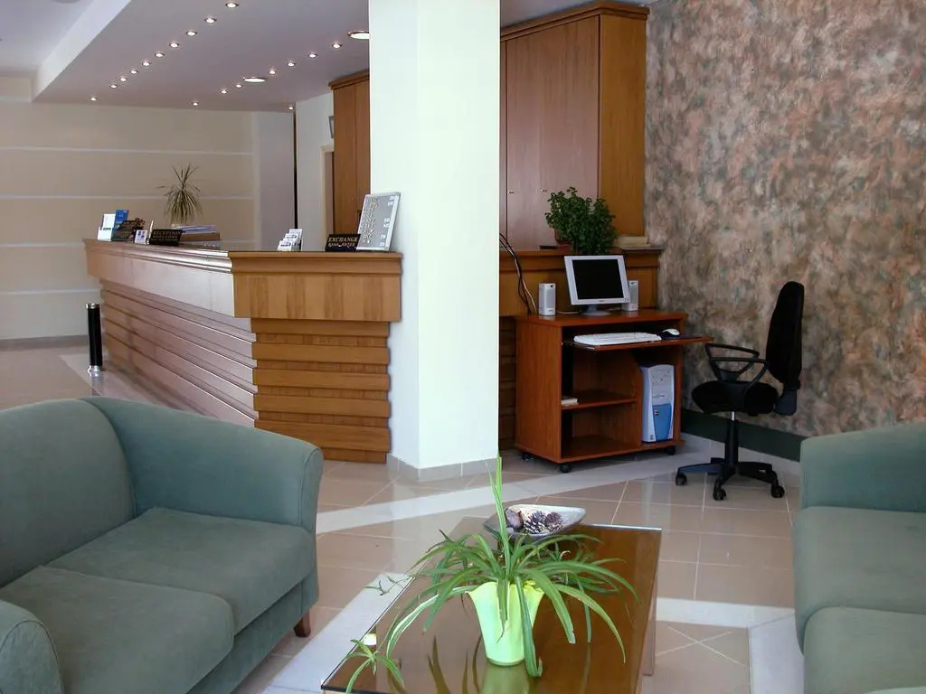 Lobby & Reception