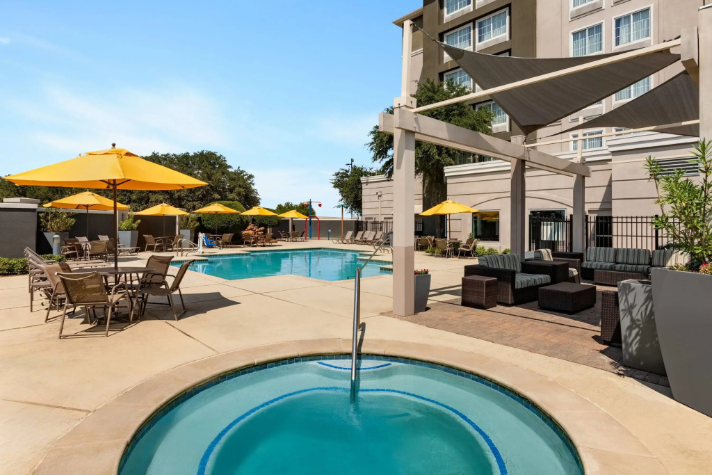 La Quinta Inn & Suites by Wyndham Arlington North 6 Flags Dr - Général