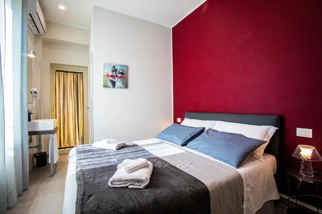 Deluxe Double room with balcony (full double bed)
