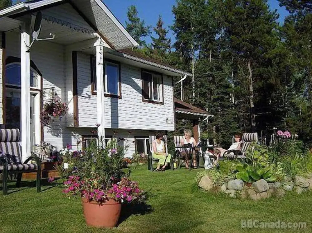 Silvern Lake Trail Bed & Breakfast