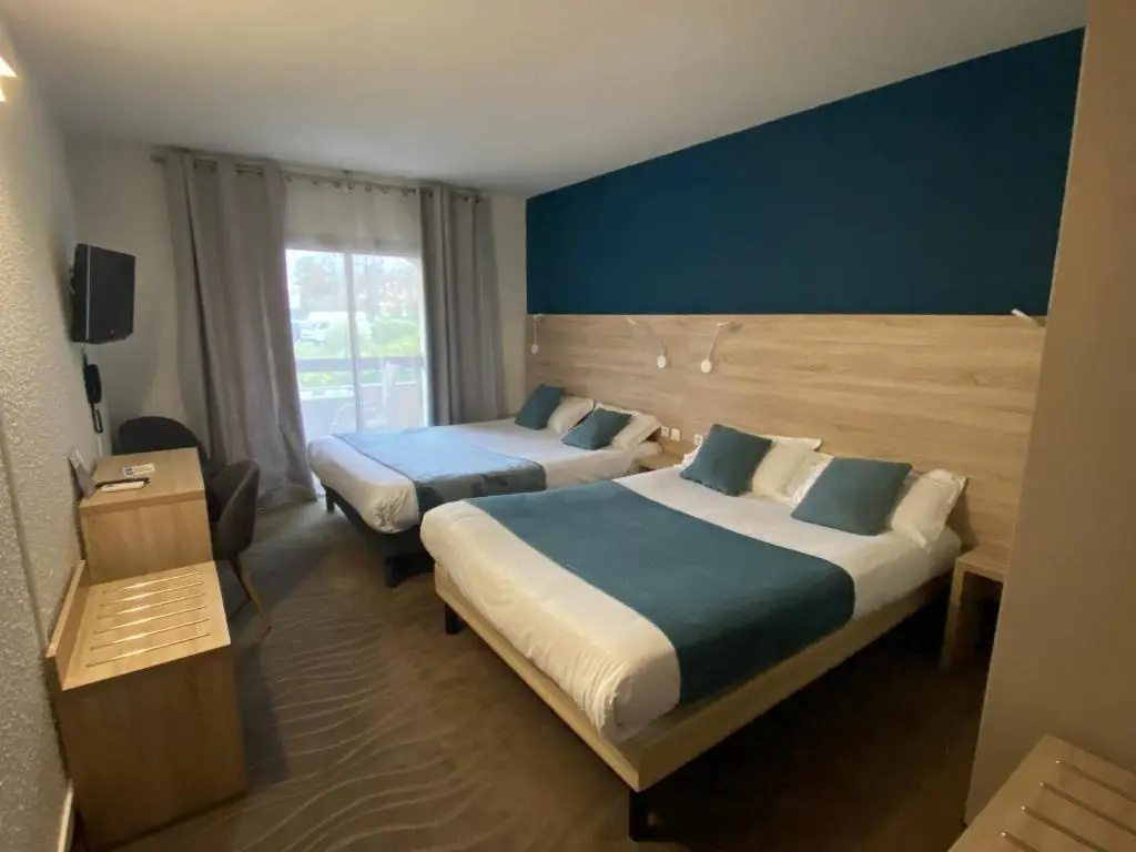 Standard Quadruple Family room with balcony