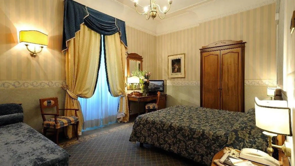 Standard Triple room