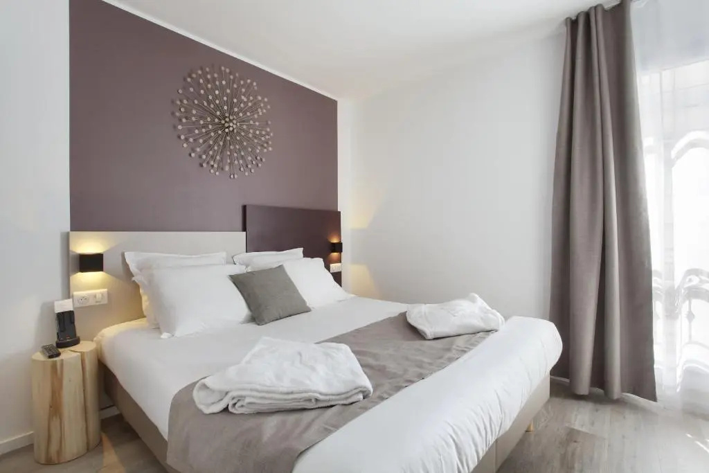 Superior Double room (full double bed)