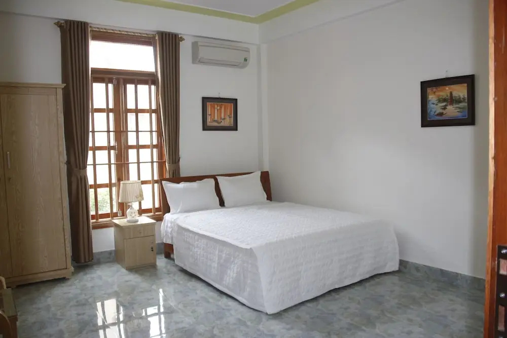 Deluxe Double room (full double bed)