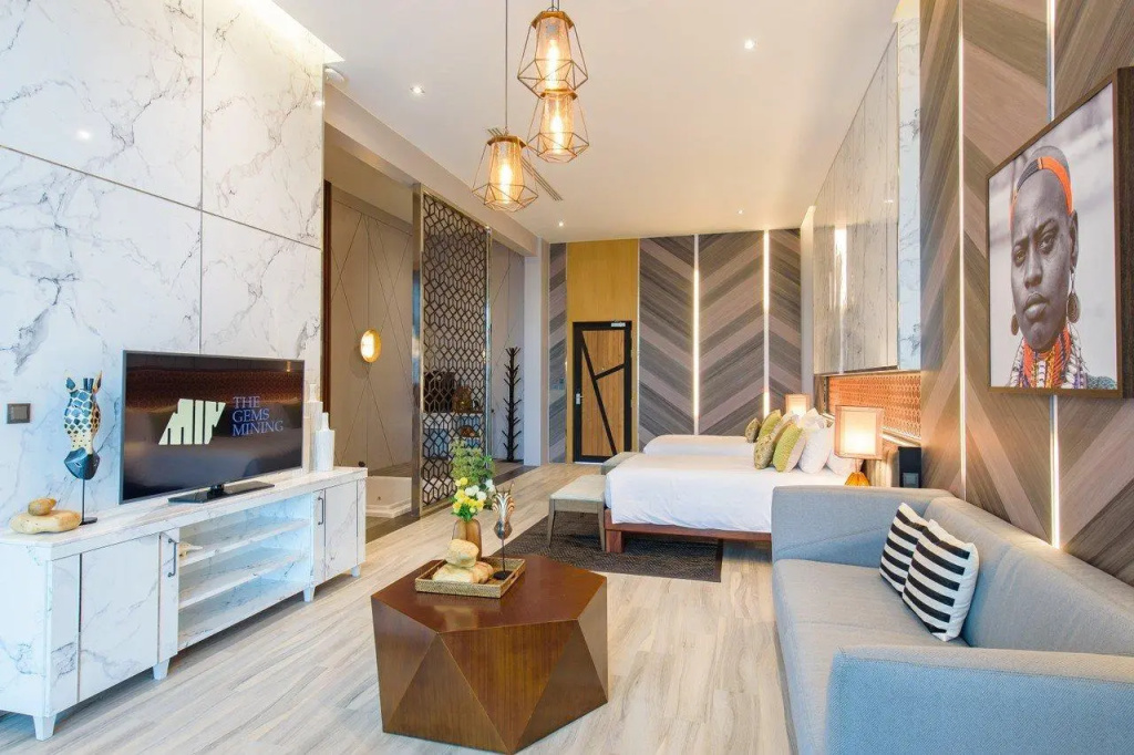Lobby & Reception