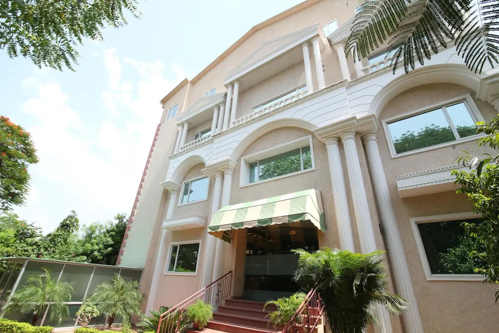 OYO 1920 Hotel Bella Vista