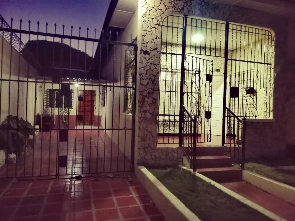 Casa La Vieja Guardia - Hostel