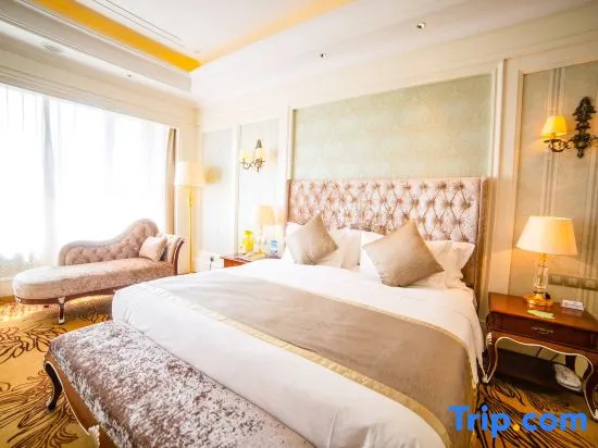 Deluxe Double Suite full double bed