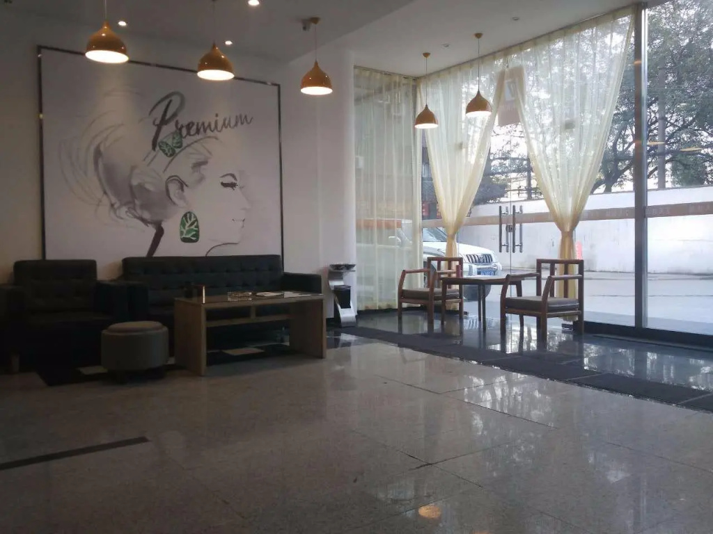 7 Days Premium Xi‘an Railway Station Central Plaza Airport Shuttle Bus Station