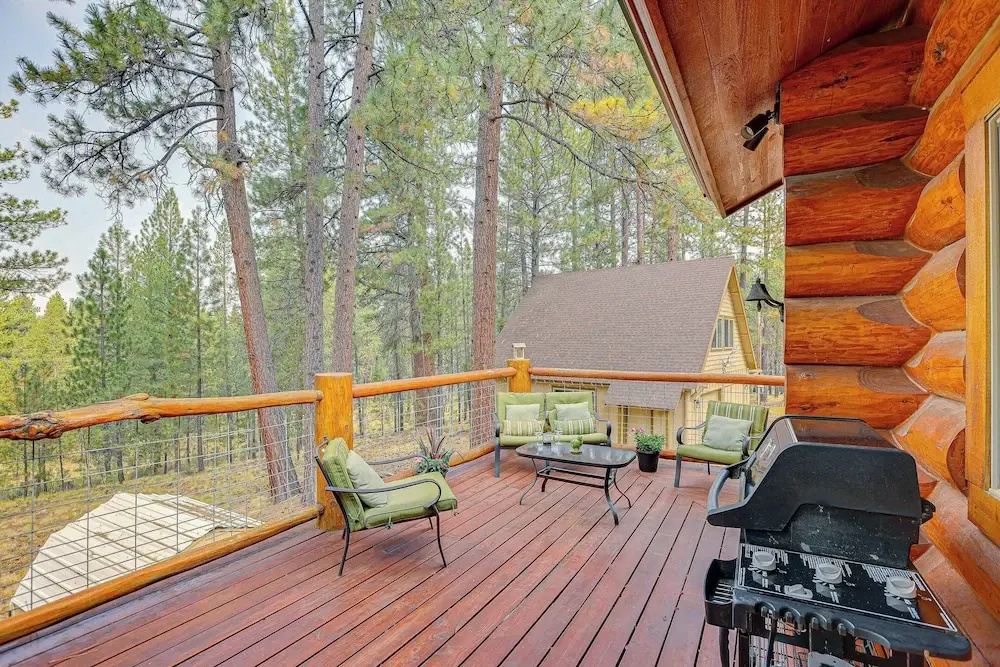 Bend Getaway With Cozy Fireplace
