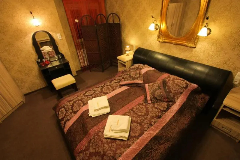 Deluxe Double room (full double bed)