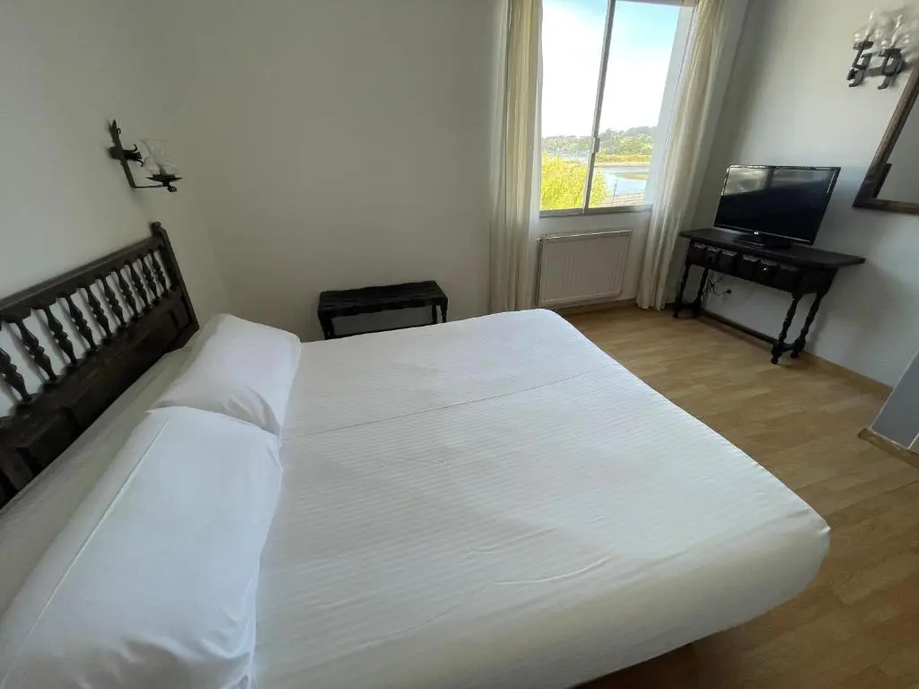 Standard Double room with sea view (full double bed)