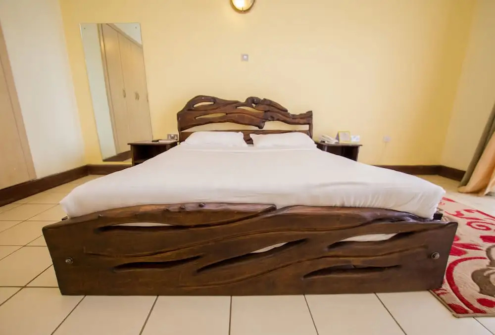 標準雙人房，配有大床