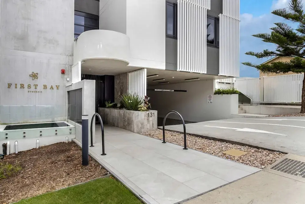 Coastal Bliss: 3-bedroom Retreat With Pool